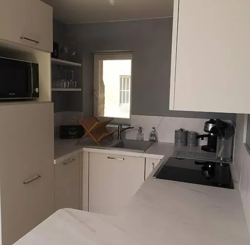 Maison De Chaleureuse Au Coeur De *